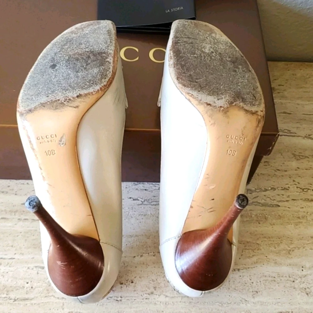 Gucci Cream Heels with Brown Accents - Picture 4 of 5